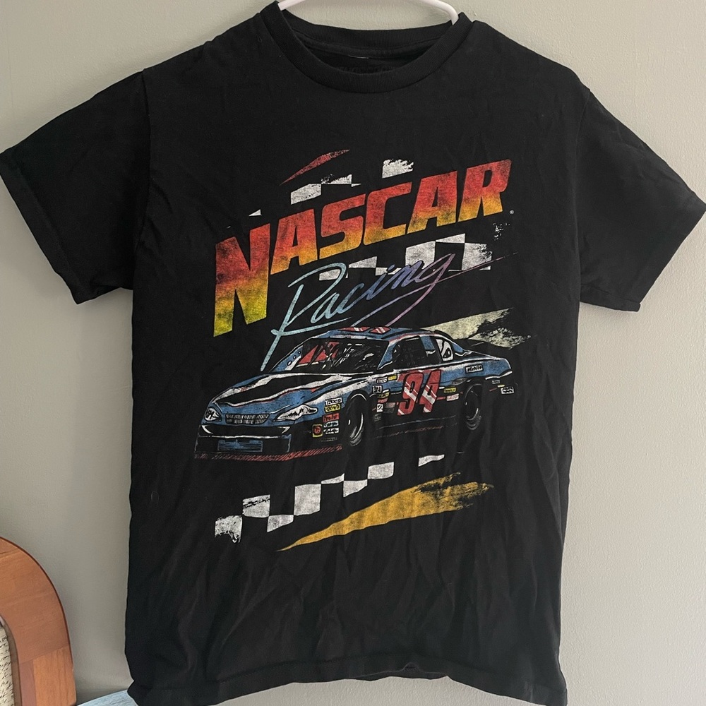 Nascar Racing graphic tee! Size medium ⭐️